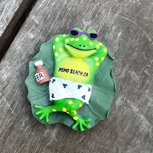 Vintage 90s Pismo Beach California Frog and Lily Pad Ceramic Refrigerator Magnet
